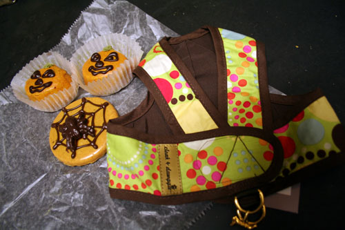 Some pumpkin "pup"cakes, a spooky cookie, and a new harness (finally!)